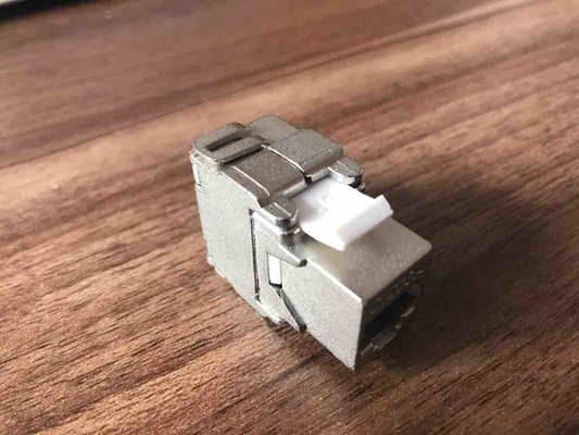 Poinçon vers le bas Jack trapézoïdal RJ45 de ftp Cat6 OEM/ODM métalliques de couleur de 180 degrés