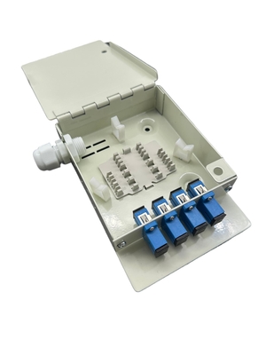 4 Port intérieur FTTH monté sur le mur et boîte de distribution de fibre optique de bureau avec adaptateur SC/UPC