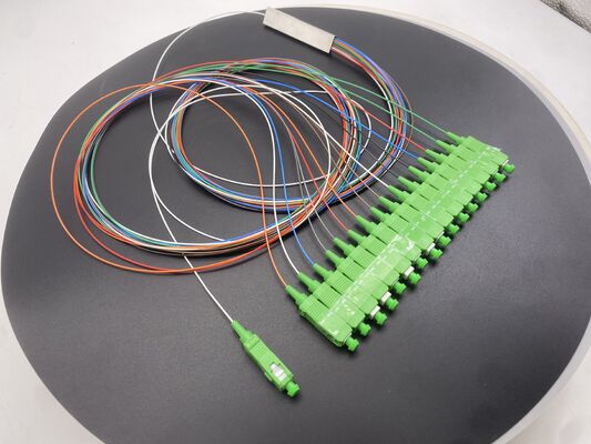 Diviseur optique PLC à fibre optique monomode 1x16 SC/APC pour réseaux FTTH et PON